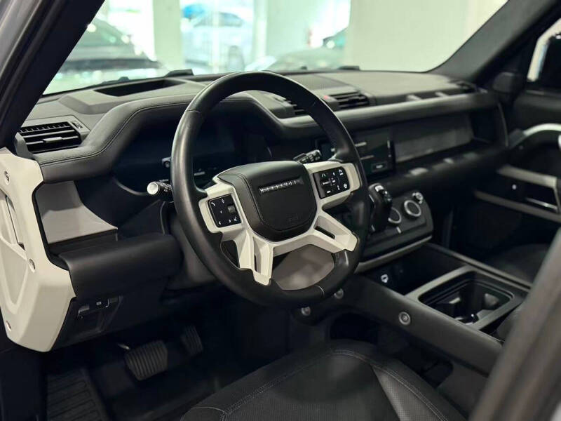 2023 Land Rover Defender 110 X-Dynamic SE