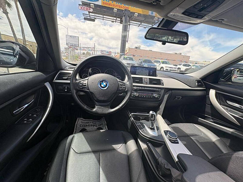 2015 BMW 3 Series 320i
