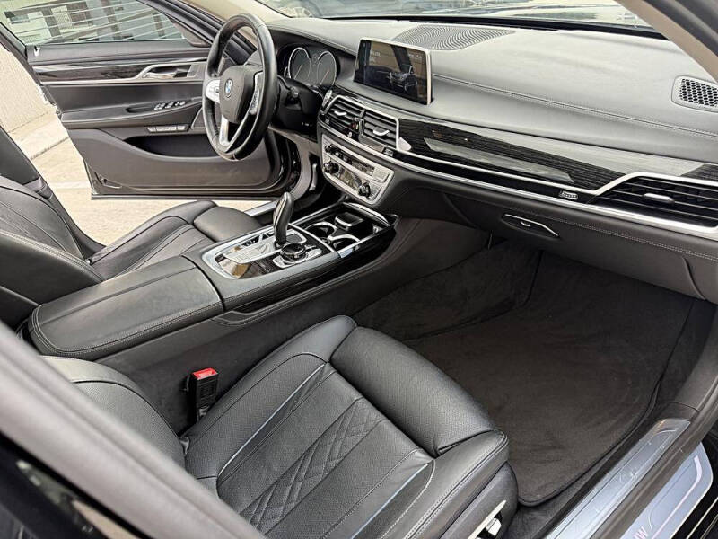 2017 BMW 7 Series 750i