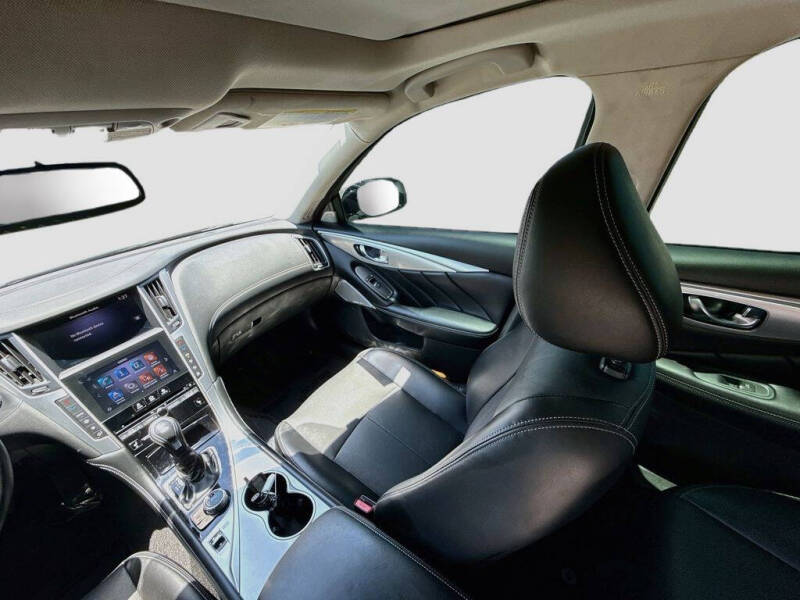 2023 Infiniti Q50 Luxe
