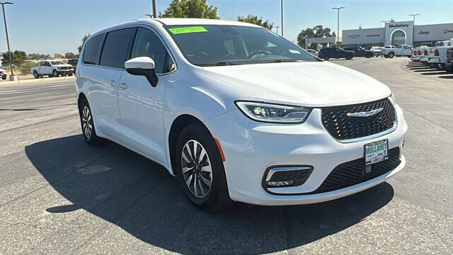 2023 Chrysler Pacifica Plug-In Hybrid Touring L