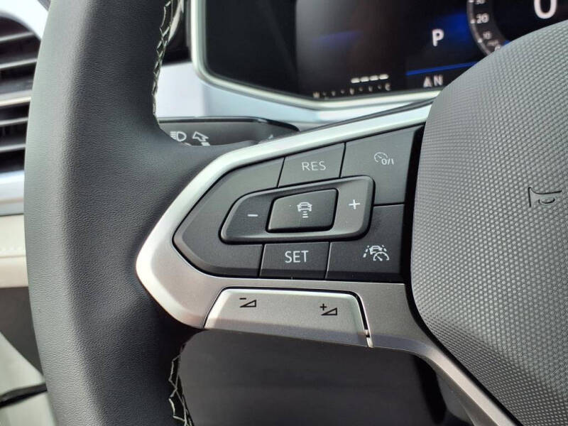 2025 Volkswagen Taos SE