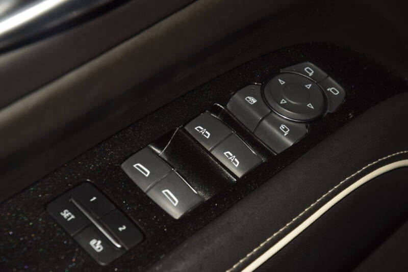 2023 Cadillac Escalade Sport Platinum