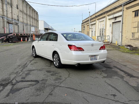 2005 Toyota Avalon XLS