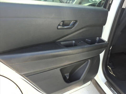 2023 Nissan Pathfinder SV