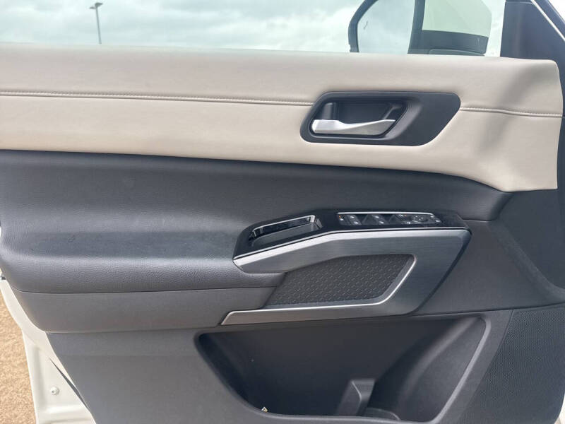 2024 Nissan Pathfinder SL