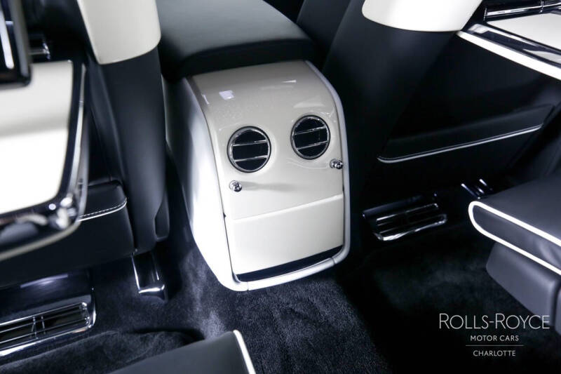 2022 Rolls-Royce Phantom EWB