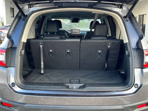 2024 Honda Pilot EX-L w/Rear Captain's Chairs