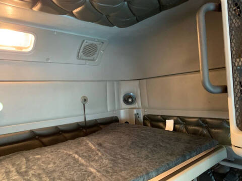 2010 Freightliner Columbia 120