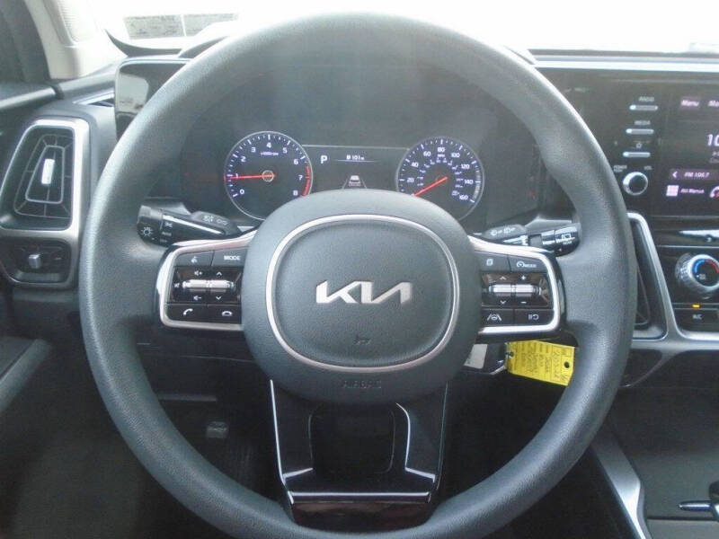 2022 Kia Sorento LX