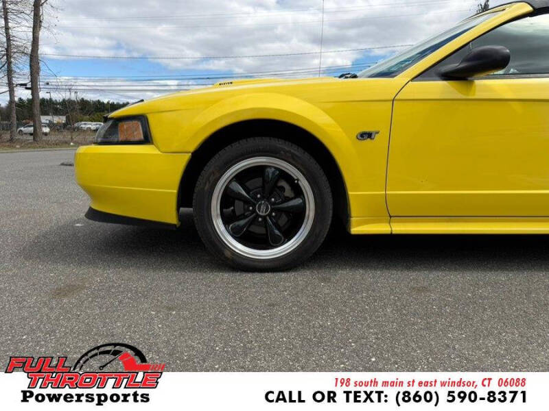 2003 Ford Mustang GT Deluxe