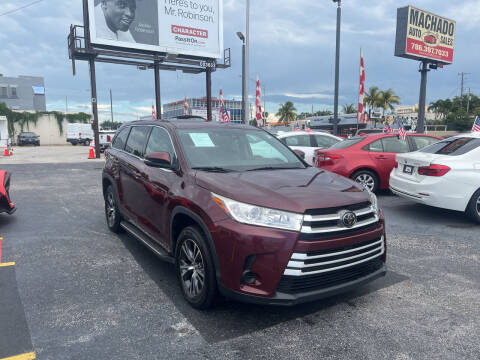2018 Toyota Highlander for sale at MACHADO AUTO SALES in Miami FL
