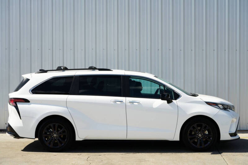 2024 Toyota Sienna XSE 7-Passenger
