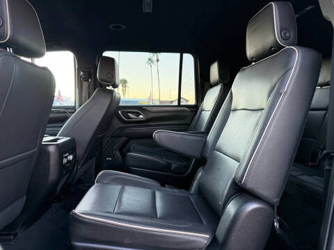 2023 GMC Yukon XL SLT