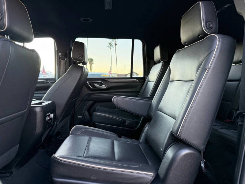 2023 GMC Yukon XL SLT