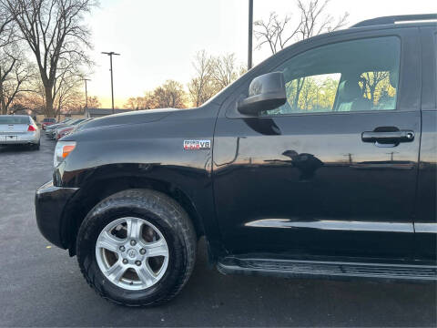 2013 Toyota Sequoia SR5