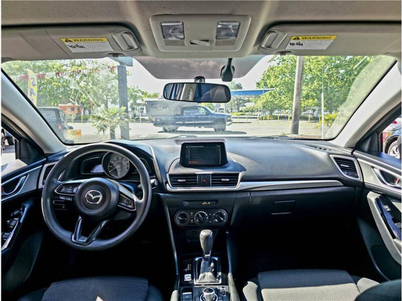 2017 Mazda MAZDA3 Sport