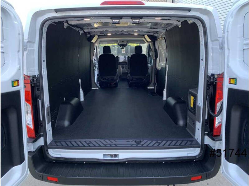 2025 Ford E-Transit 350