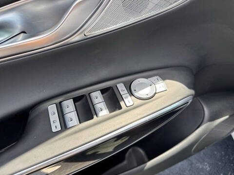 2025 Genesis GV70 2.5T Standard