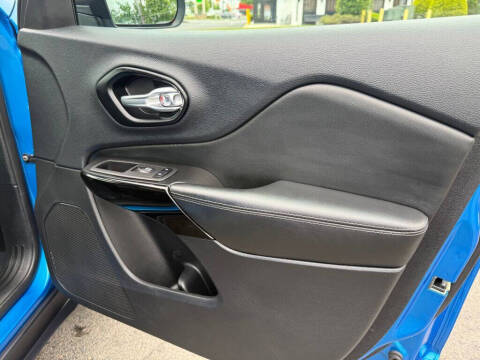 2023 Jeep Cherokee Altitude Lux