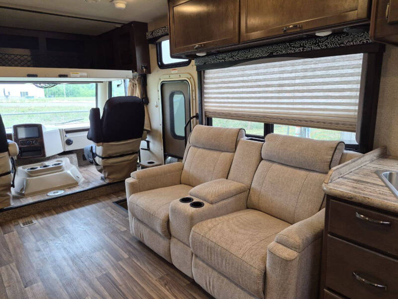 2019 Thor Motor Coach Ace 33.1