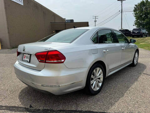 2012 Volkswagen Passat SEL Premium PZEV