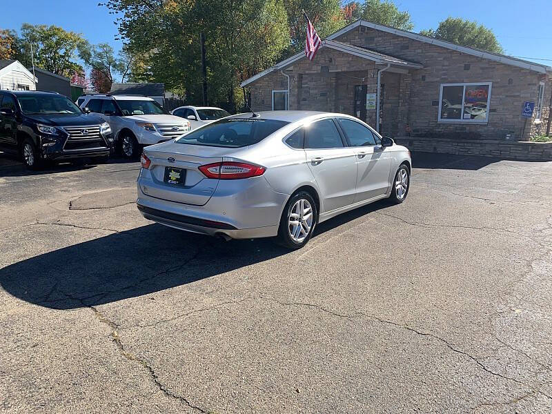 2016 Ford Fusion SE