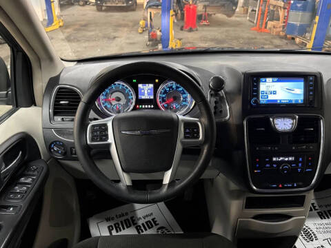 2012 Chrysler Town and Country Touring