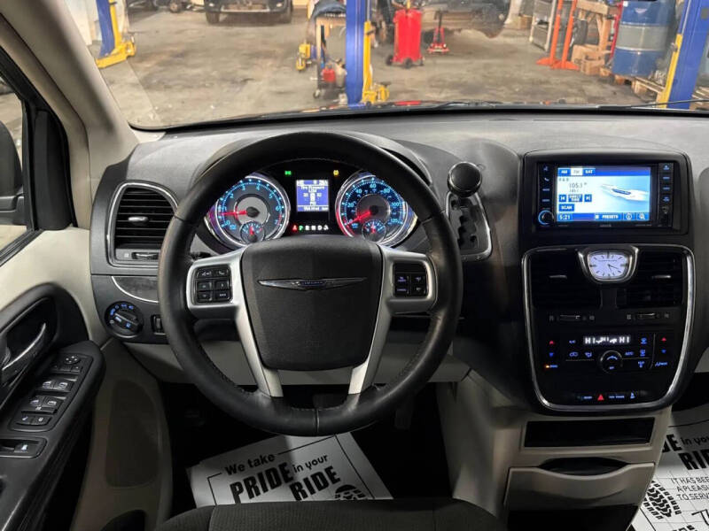 2012 Chrysler Town and Country Touring