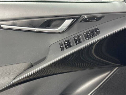 2023 Kia Niro Plug-In Hybrid SX Touring