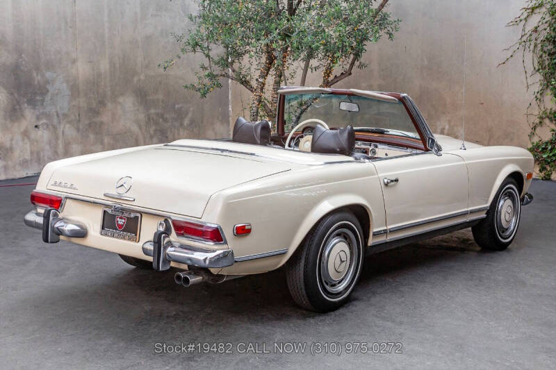 1970 Mercedes-Benz 280-Class
