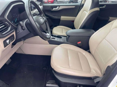 2020 Ford Escape SEL