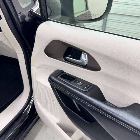 2021 Chrysler Voyager LXi