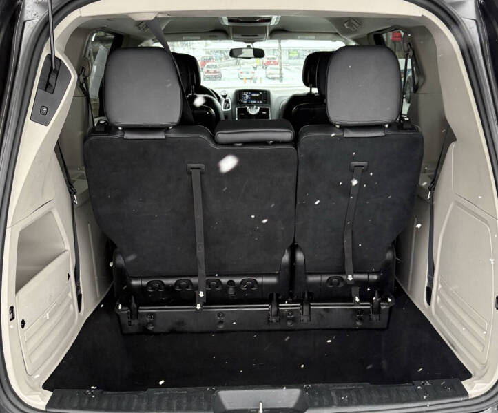 2016 Chrysler Town and Country Touring