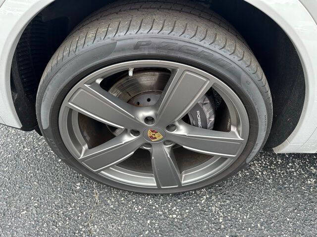 2023 Porsche Cayenne Coupe Platinum Edition