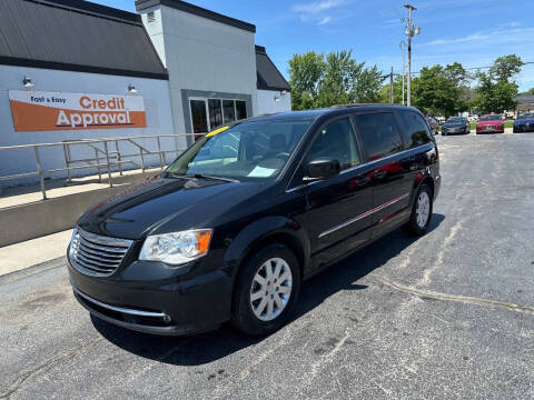2016 Chrysler Town and Country Touring