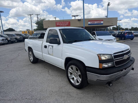 2004 Chevrolet Silverado 1500 Work Truck