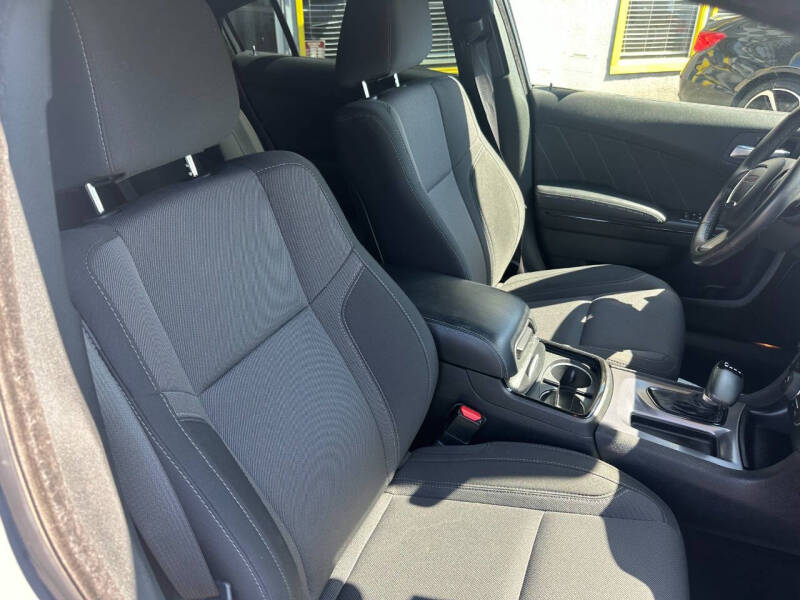 2019 Dodge Charger SXT