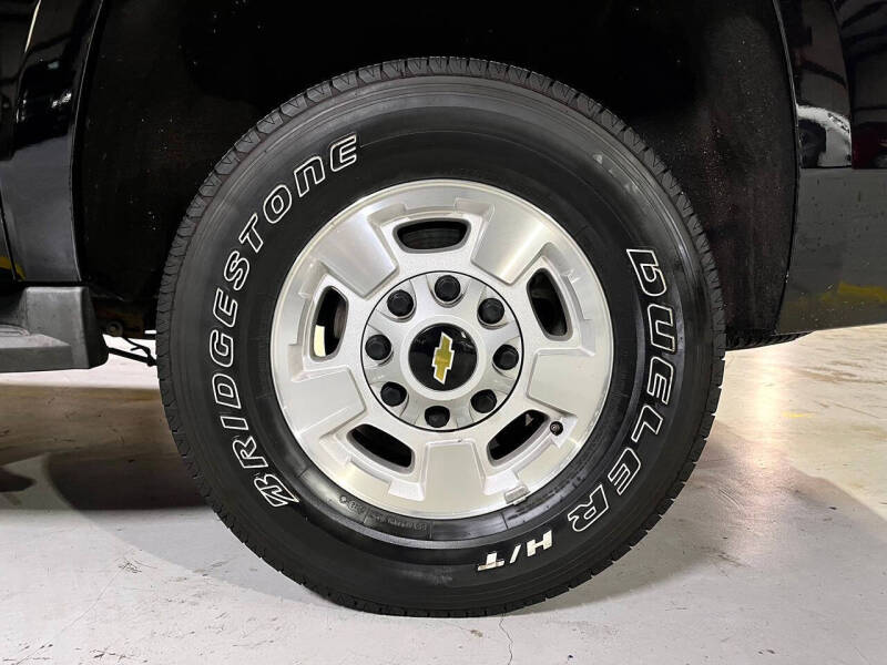 2016 Chevrolet Suburban LS Fleet 3500HD