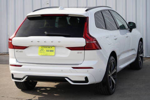 2023 Volvo XC60 B5 Ultimate Dark Theme
