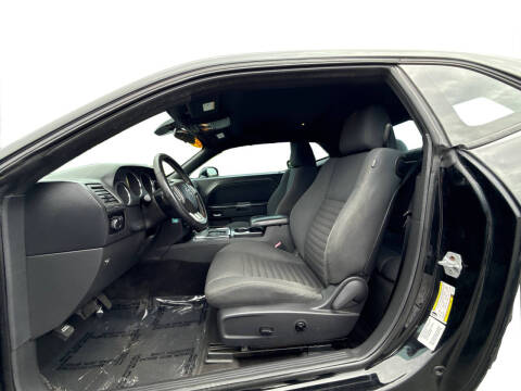 2012 Dodge Challenger SXT Plus