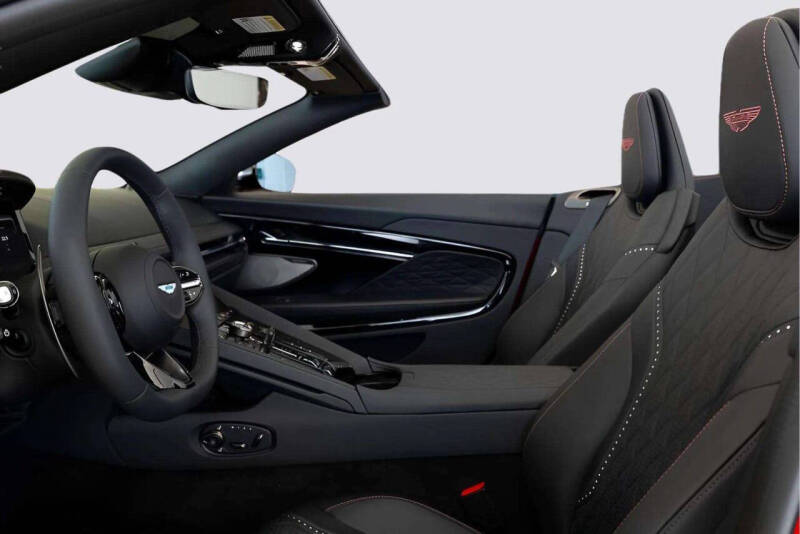 2025 Aston Martin DB12 Volante
