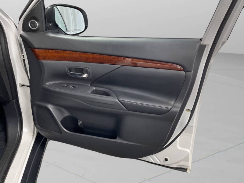 2015 Mitsubishi Outlander SE