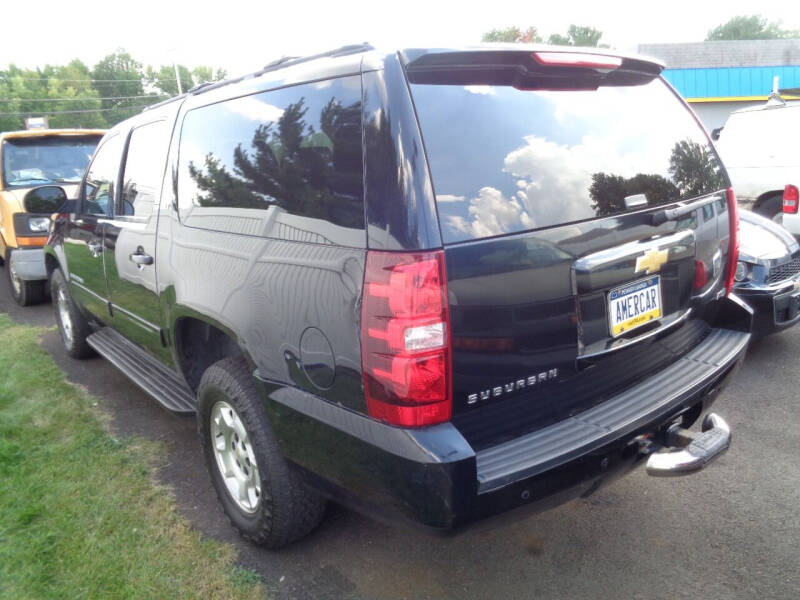 2012 Chevrolet Suburban LT photo 29