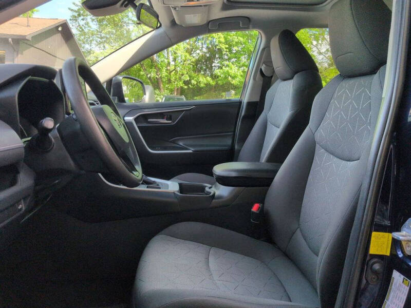 2020 Toyota RAV4 XLE