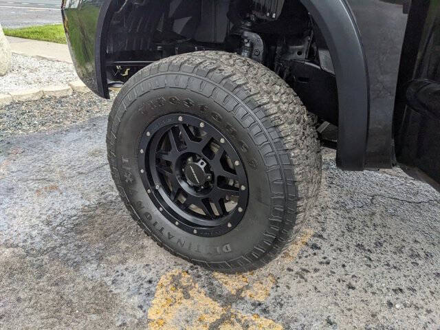 2014 Nissan Titan 28