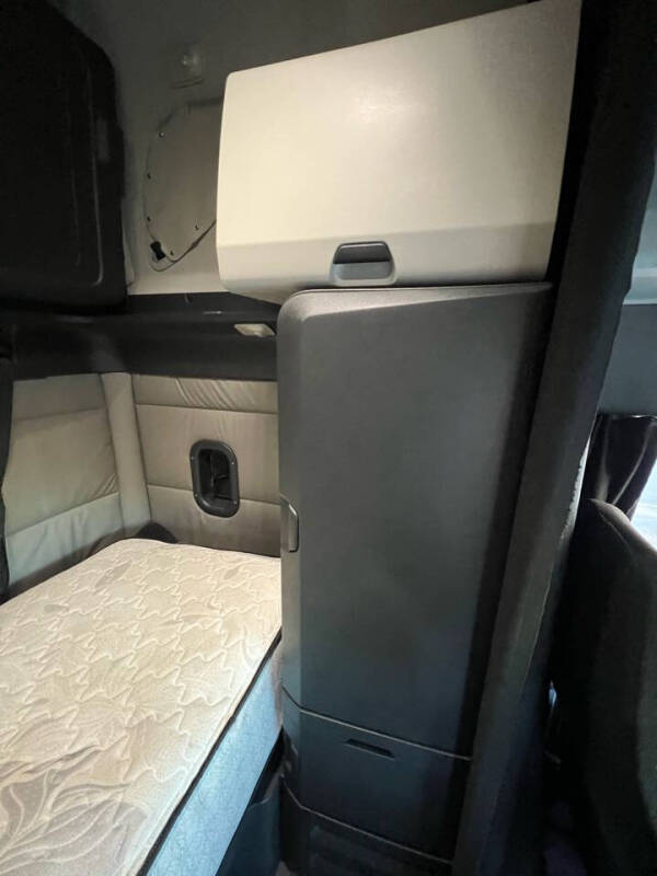 2020 Freightliner Cascadia