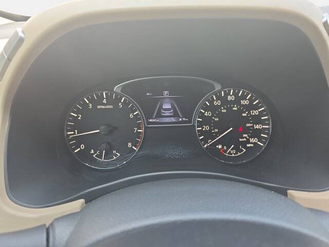 2017 Nissan Pathfinder SL