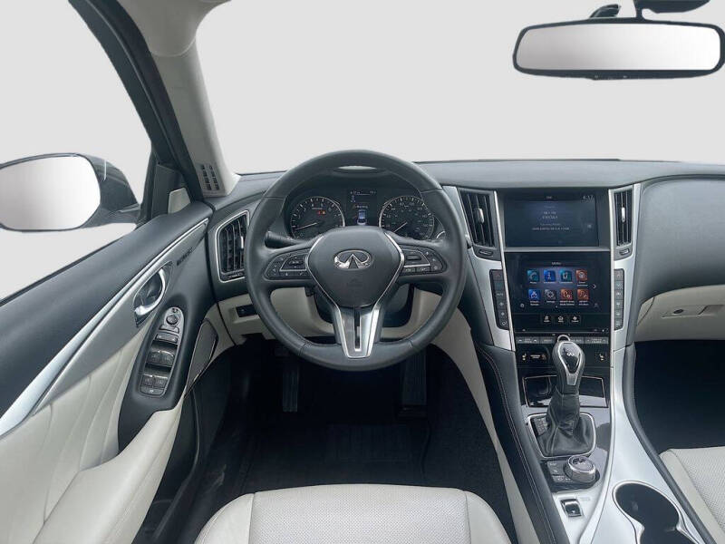 2023 Infiniti Q50 Luxe