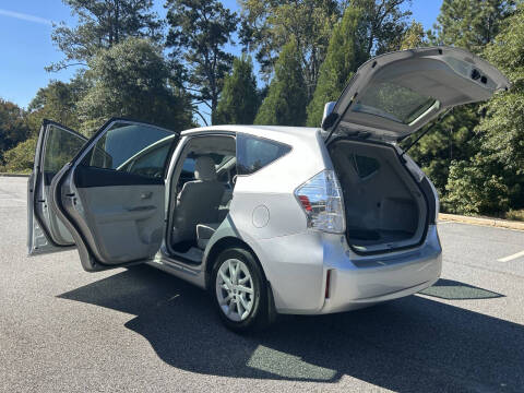 2013 Toyota Prius v Three